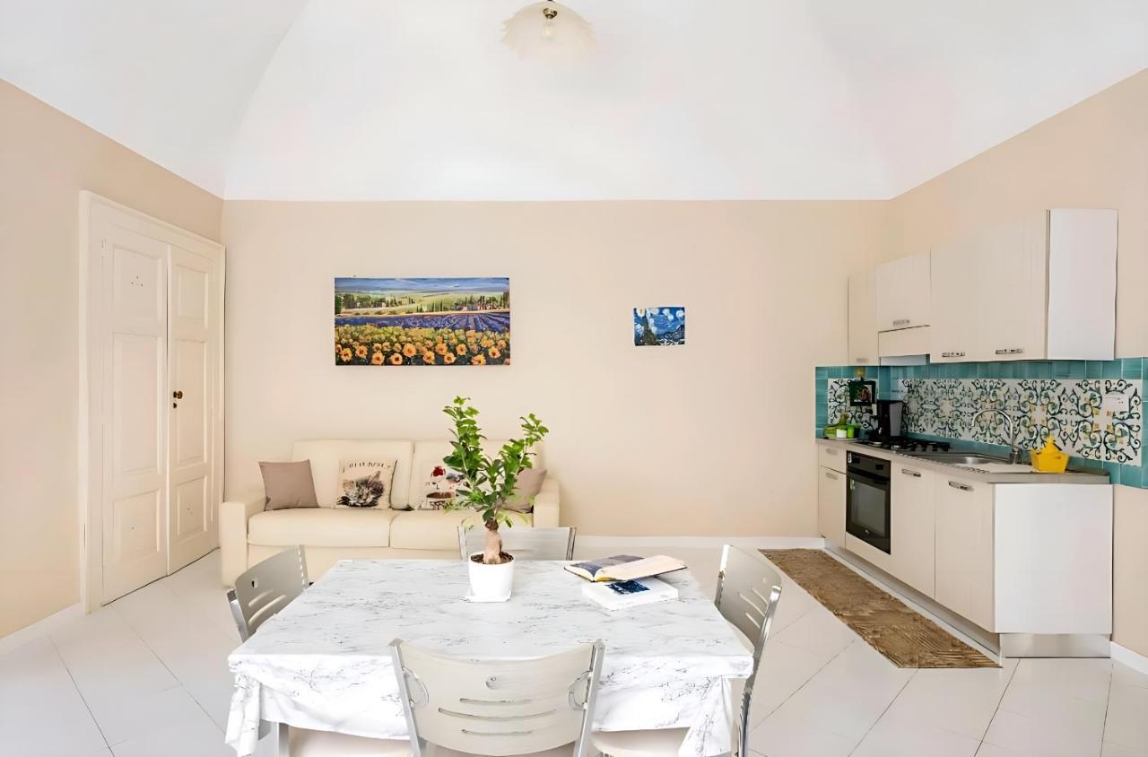 Casa Vacanza "Nonna Matilde" A Meta Di Sorrento, 600Mt Dal Mare, Casa Per 4 Ngoại thất bức ảnh