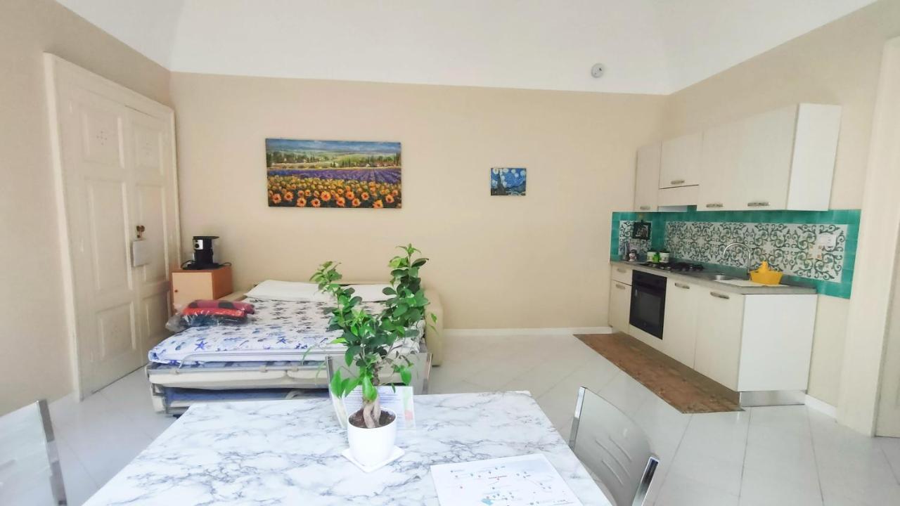 Casa Vacanza "Nonna Matilde" A Meta Di Sorrento, 600Mt Dal Mare, Casa Per 4 Ngoại thất bức ảnh